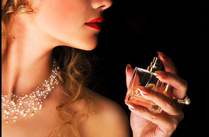 Список лучших парфюмов для молодой девушки — ТОП-10 популярных духов