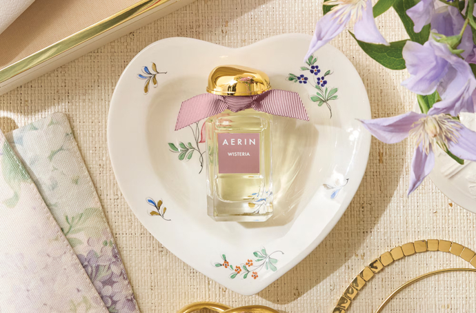 Приятная прогулка с Aerin Wisteria