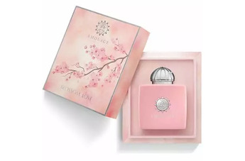 Amouage Blossom Love: романтичный запах цветочного букета и Амаретто