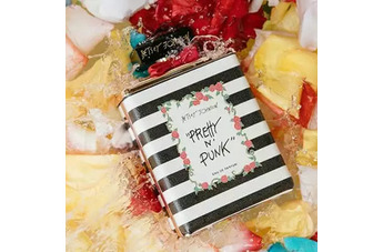 Цветы, свобода, панк: Pretty N Punk покоряет непокорные сердца