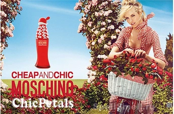 Латышская модель Гинта Лапина представляет новый микс Moschino Chic Petals