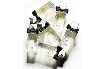 Абсолютная нежность в капельках духов от Alex Simone