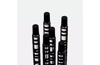 Яркий флаг от Yohji Yamamoto