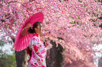 Напоминание о весне от Escada Cherry In Japan