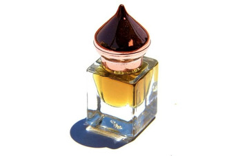 Традиционная восточная классика и европейский шарм: парфюм-дуэт Extrait City Oud и Musk Rose от Rising Phoenix Perfumery