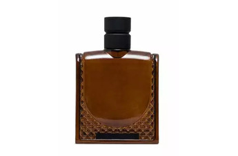 Zara Exclusive Oud, Zara Ambre Noble, Zara Wood Noir: трио роскошных ароматов для настоящих джентльменов