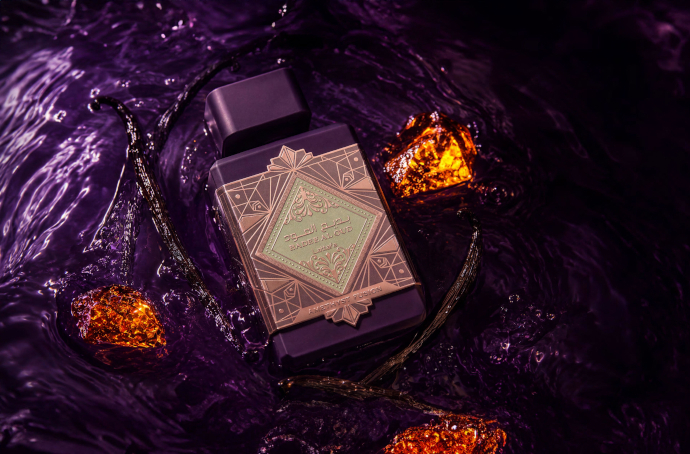Lattafa Badee Al Oud Amethyst Fusion: уд в ромовой заливке
