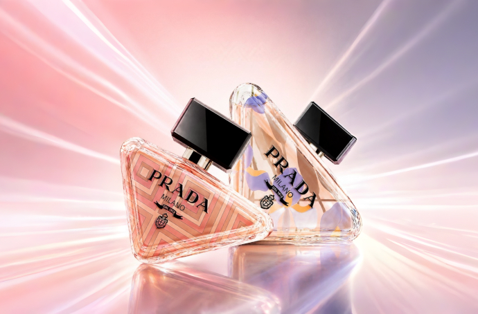 Prada Paradoxe в свете ультрафиолета