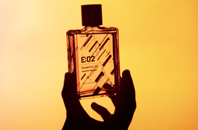 Escentric Molecules Escentric 02 Extrait: совершенство в простоте