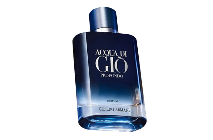 Giorgio Armani Acqua di Gio Profondo Parfum напоминает: скоро лето