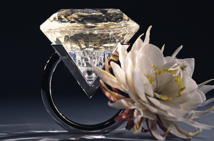 Vera Wang Love EDP подчеркнет Вашу женственность