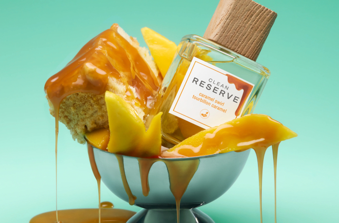 Пляжный вайб в аромате Clean Caramel Swirl