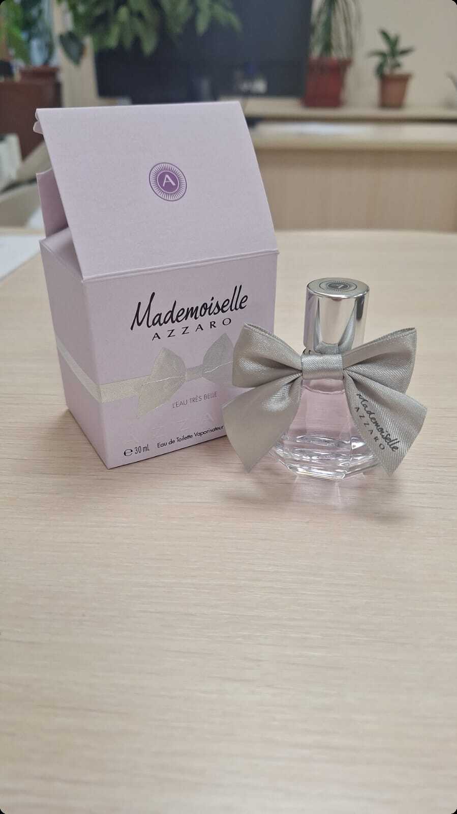 Azzaro Mademoiselle L Eau Tres Belle Туалетная вода 30 мл для женщин