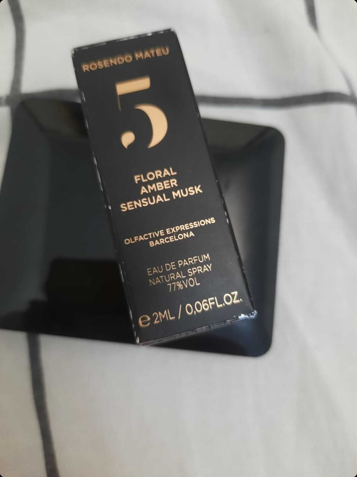 Миниатюра Rosendo Mateu Olfactive Expressions No 5 Floral Amber Sensual Musk Парфюмерная вода 2 мл - пробник духов