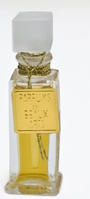 Единое оформление ароматов Amouse Bouche, Vers la Violette и Passport a Paris от Dawn Spencer Hurwitz