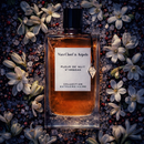 Аромат Van Cleef Arpels Fleur de Nuit. Фото сгенерировано ИИ, официальное фото брендом на момент публикации новости не предоставлено Аромат Van Cleef Arpels Fleur de Nuit. Фото сгенерировано ИИ, официальное фото брендом на момент публикации новости не предоставлено