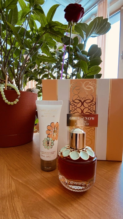 Elie Saab Girl Of Now Lovely - отзыв в Москве