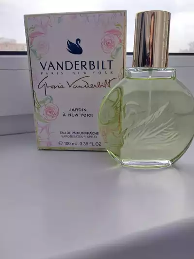 Gloria Vanderbilt Jardin a New York - отзыв в Ростове-на-Дону