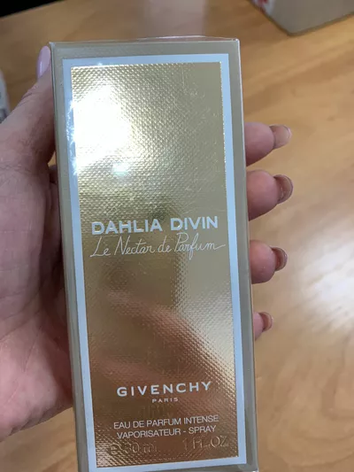 Givenchy Dahlia Divin Le Nectar de Parfum - отзыв в Москве