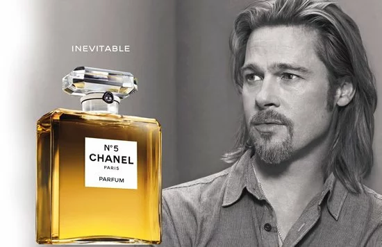 Бред Питт рекламирует духи Chanel №5