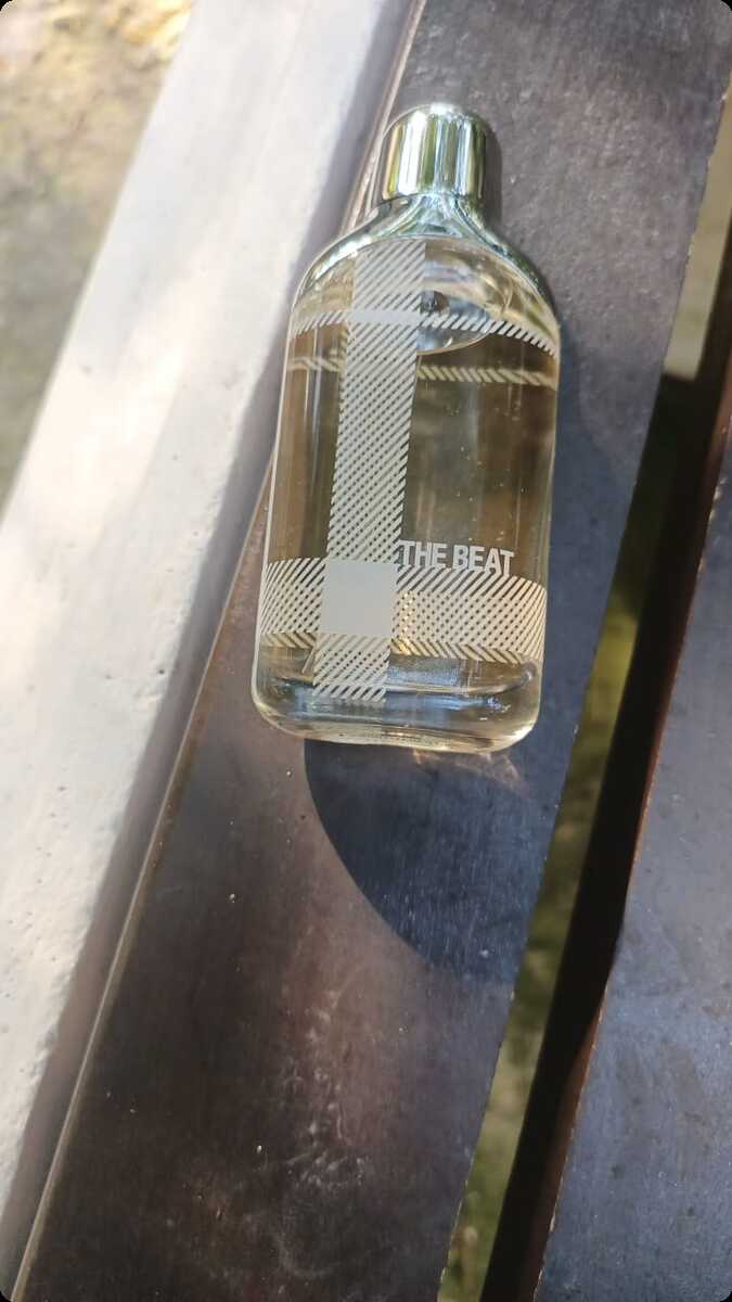 Burberry The Beat Парфюмерная вода (уценка) 50 мл для женщин