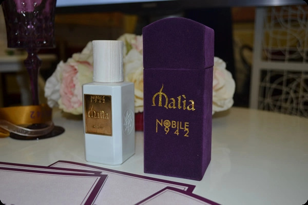 Флакон женского аромата «Malia». Фото SpellSmell.ru