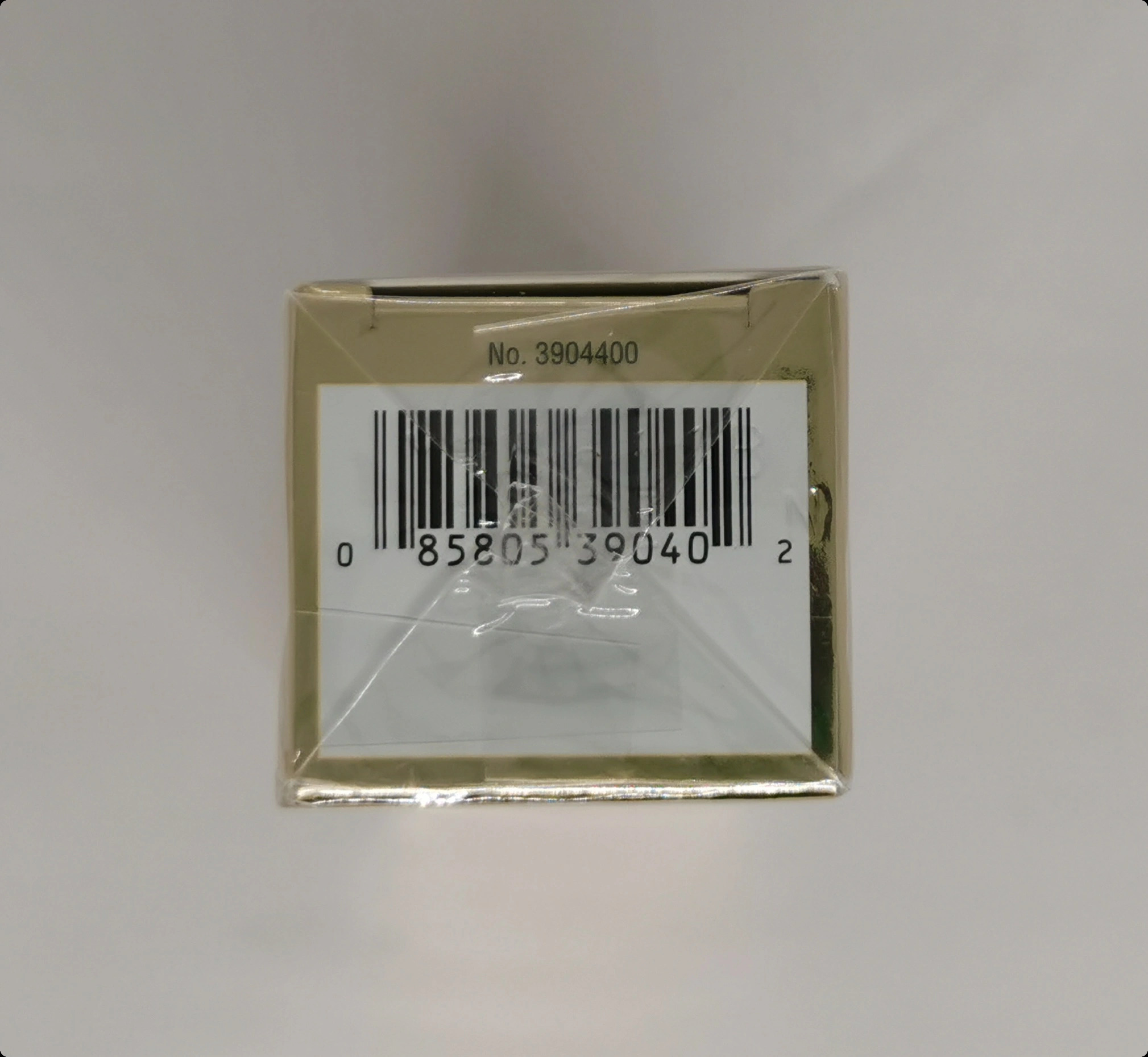Парфюмерная вода 30&nbsp;мл - фото штрих-кода и батч-кода на коробке